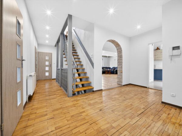 Ogromny dom 430 m² | Idealny na biznes i życie