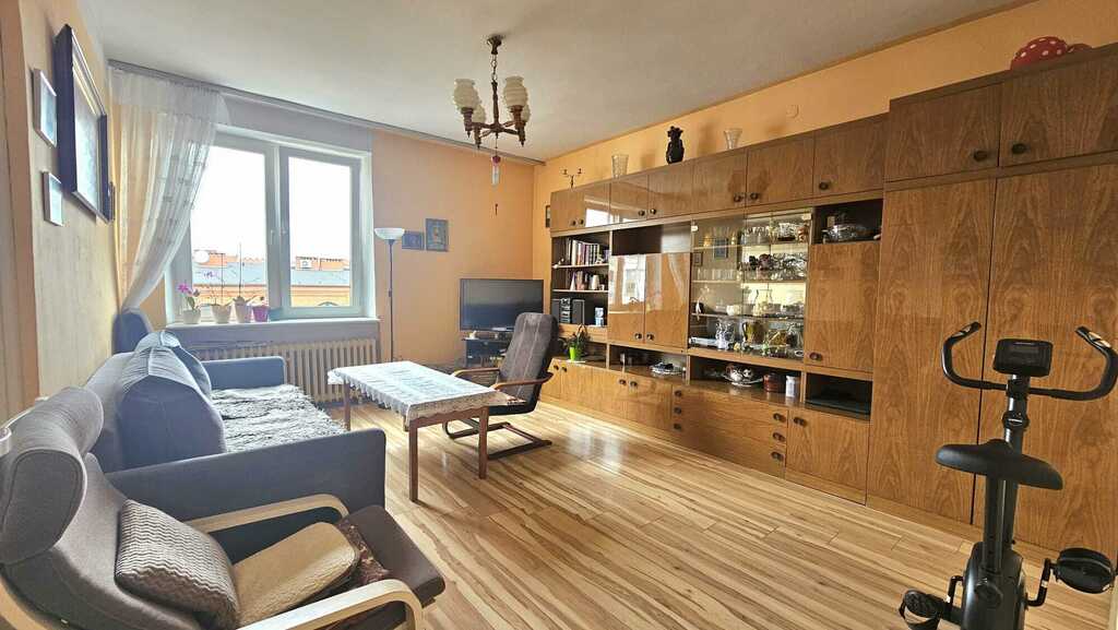 3 pokoje, cegła, piwnica, ciche centrum - obrazek 2