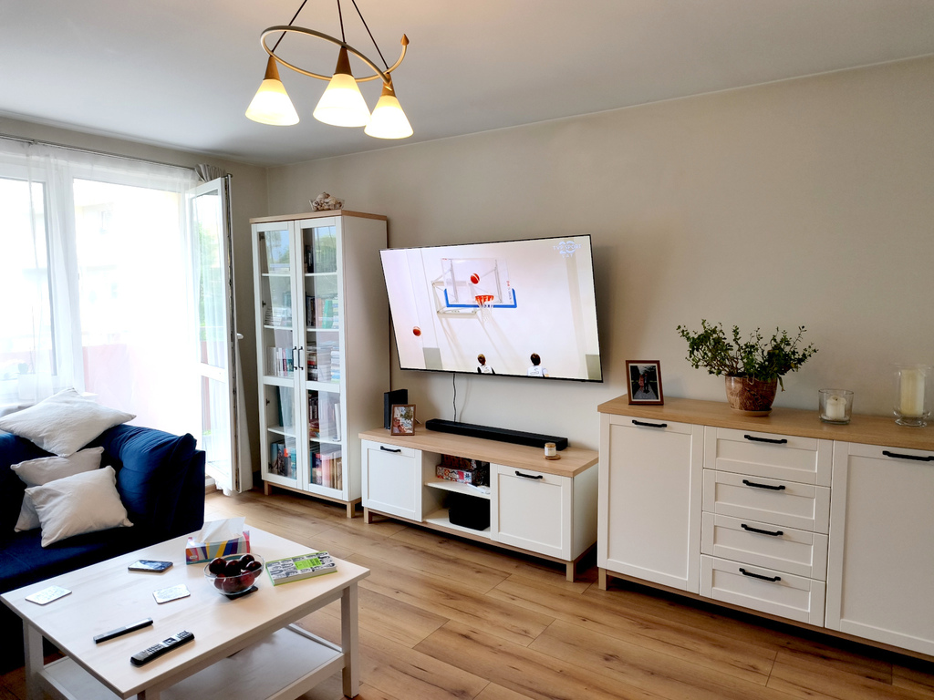 Przestronne 2 pokoje, balkon, garaż - obrazek 3