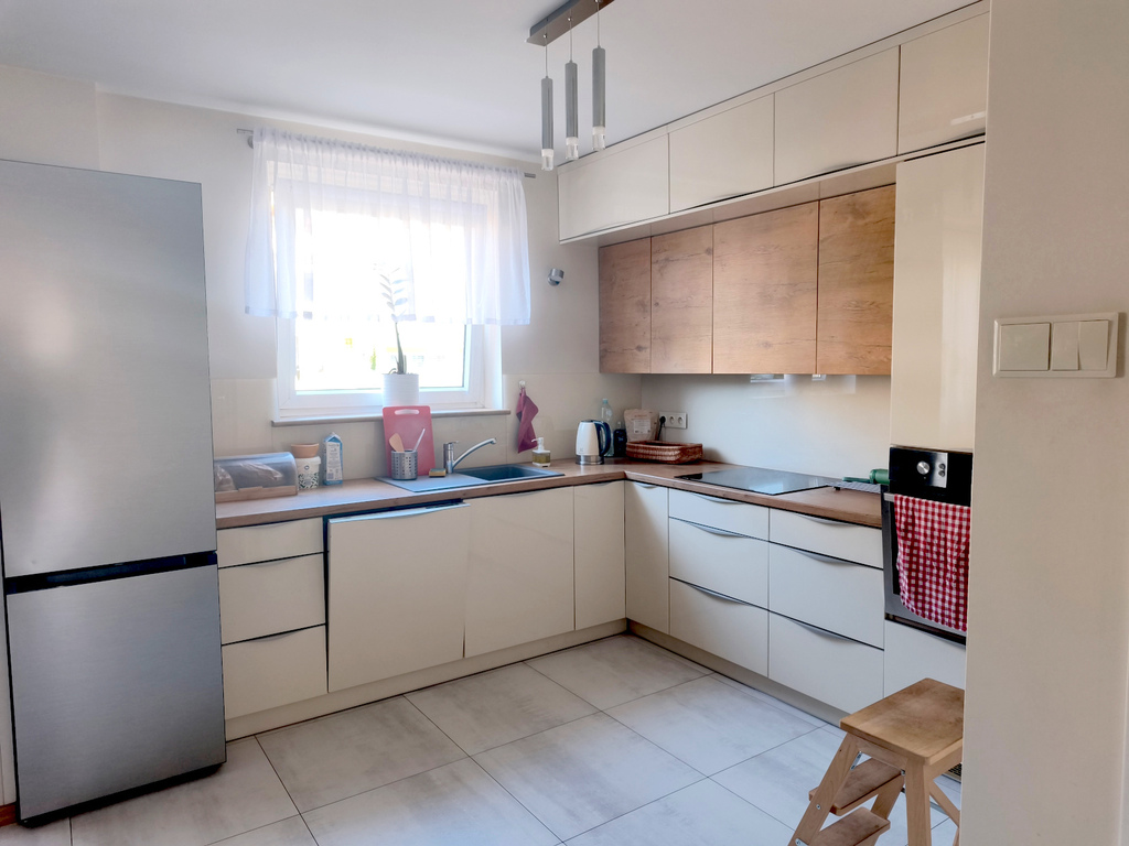 Przestronne 2 pokoje, balkon, garaż - obrazek 9