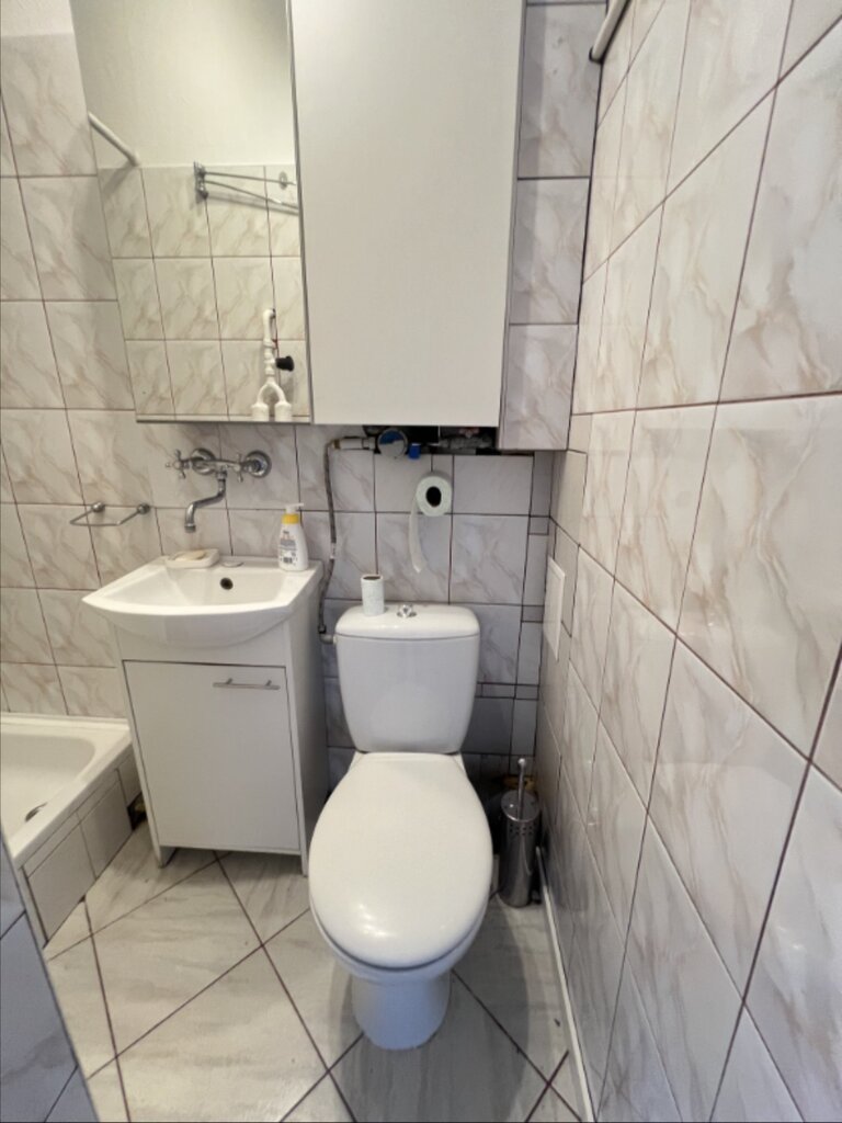 Kawalerka/wynajem/17,5m2/umeblowana - obrazek 7